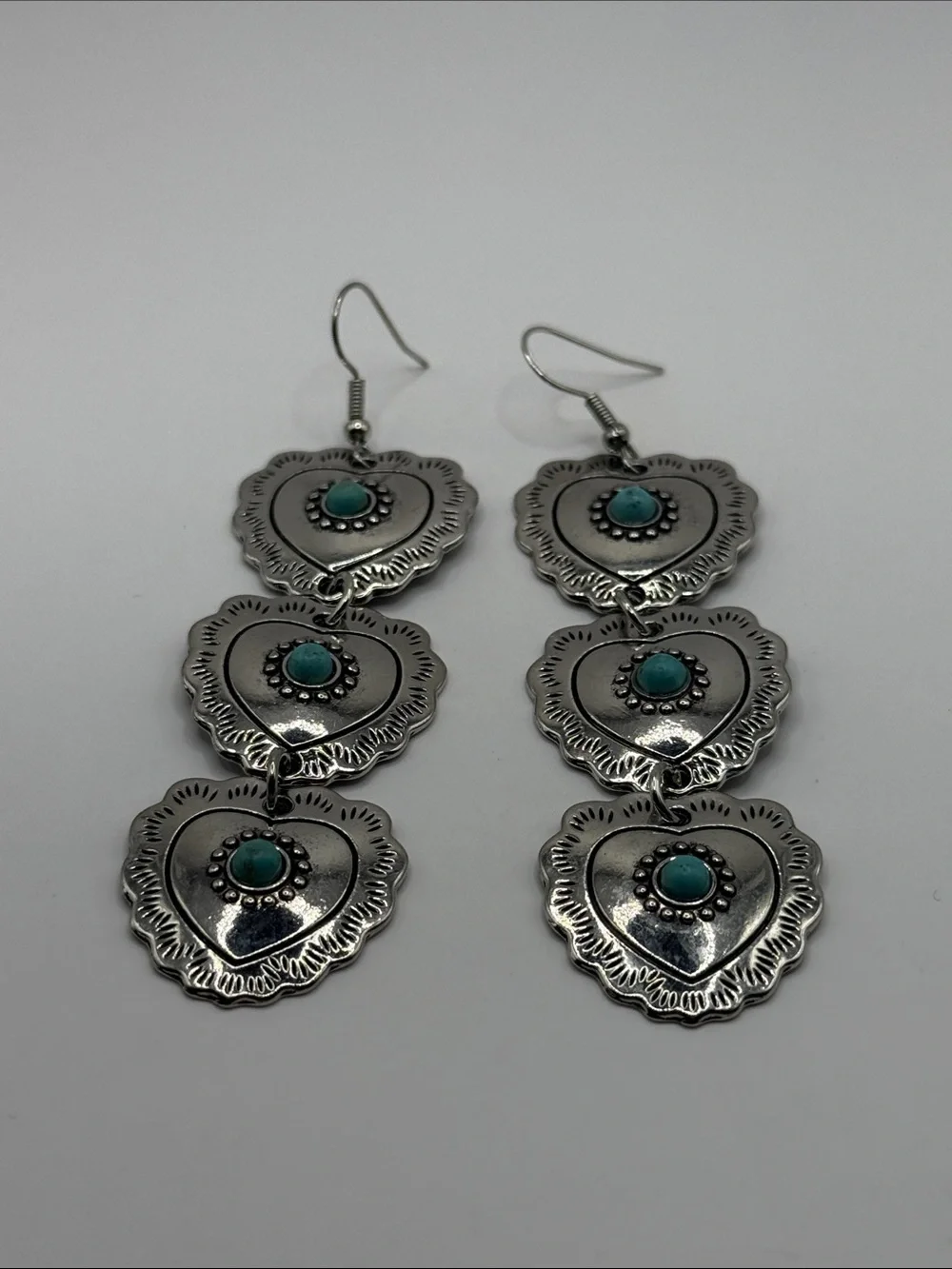 Vintage Southwestern Silver Tone Turquoise Blue Heart Dangle Drop Earrings